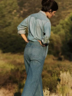Women Imogene + Willie Denim|The Jeans*buckleback jean in washed indigo stripe