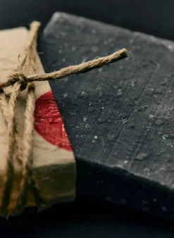 Imogene + Willie Scent*exfoliating charcoal soap