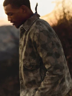 Imogene + Willie Jackets*quilt lined canvas chore coat in camo