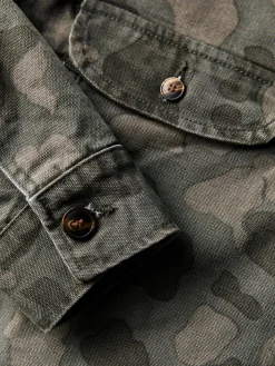 Imogene + Willie Jackets*quilt lined canvas chore coat in camo