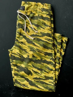 Imogene + Willie Pants & Shorts*the lounge pant in brushstroke camo