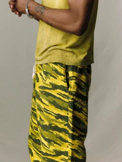 Imogene + Willie Pants & Shorts*the lounge pant in brushstroke camo