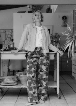 Women Imogene + Willie Pants & Shorts*the sonora painted camo trouser